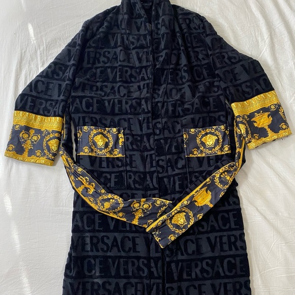 Versace Other - VERSACE Medusa Bathrobe - “I ❤️ Baroque Bathrobe” (Size M)
